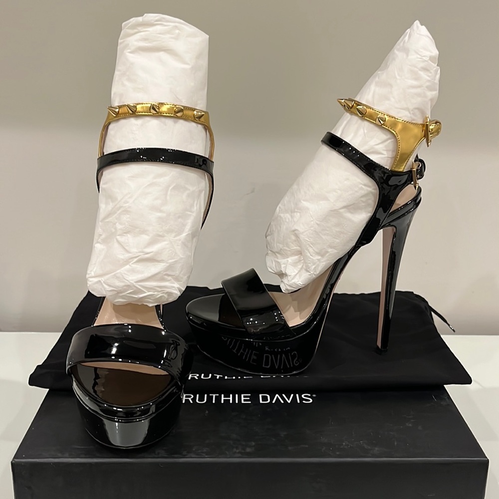 NWT Ruthie Davis ‘Julia’ platform, size 36